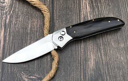 Выкидной нож "Бизон": сталь - Bohler М390; рукоять - черный граб