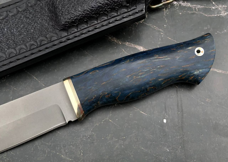 Нож "Сибиряк": сталь - Bohler s390; рукоять - карельская береза - нейзильбер - формовочные ножны