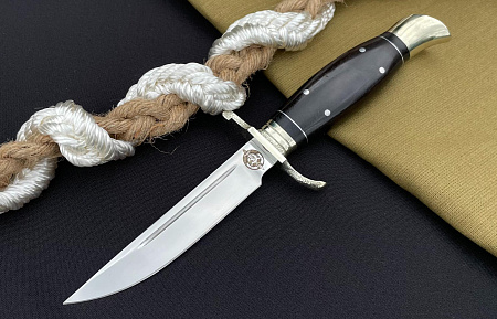 "Финка НКВД": сталь - 95Х18 (кованая); рукоять - черный граб