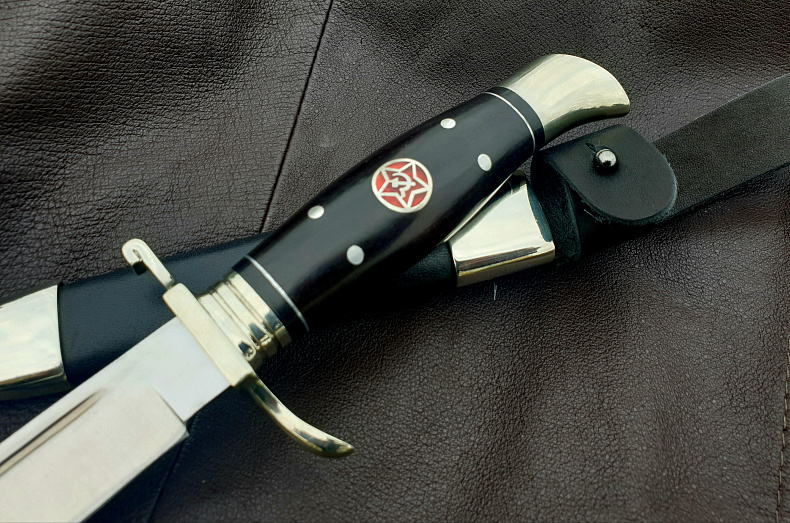 "Финка НКВД": сталь - Bohler (S390); рукоять - черный граб