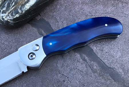 Выкидной нож "Рысь": сталь - Bohler М390; рукоять - акрил